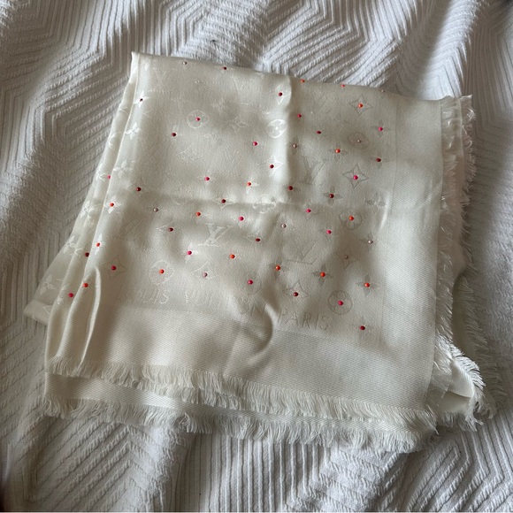 Louis Vuitton Rare White Poppygram Shawl - Picture 3 of 7